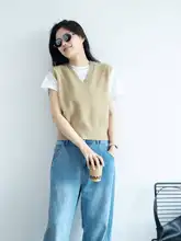 春用のシンプルな杏色ニットVネックベスト【ウエストシェイプ・重ね着対応】