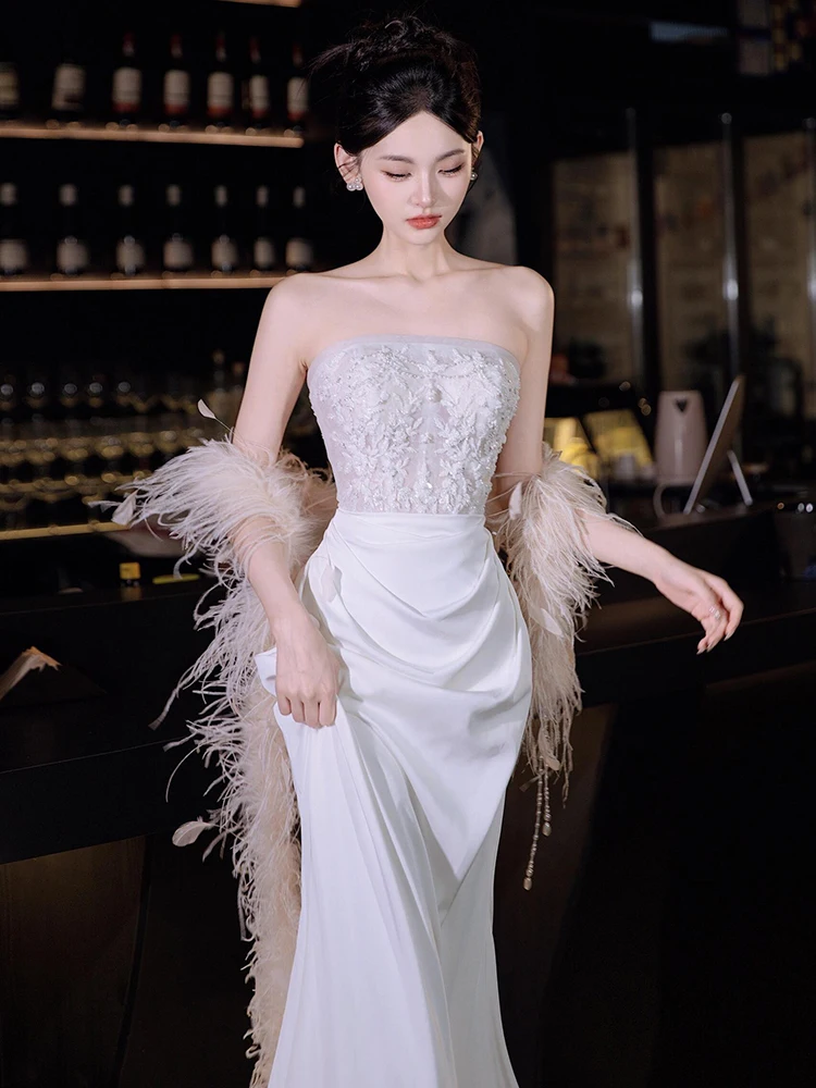 エレガントなビスチェスタイルのウェディングドレス【サテン素材・フィッシュテール・結婚式用】