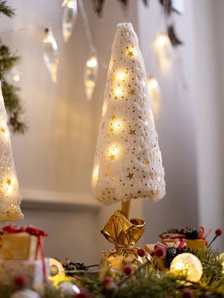 保育園の子どもに贈るクリスマスプレゼント、光るツリーが一番？