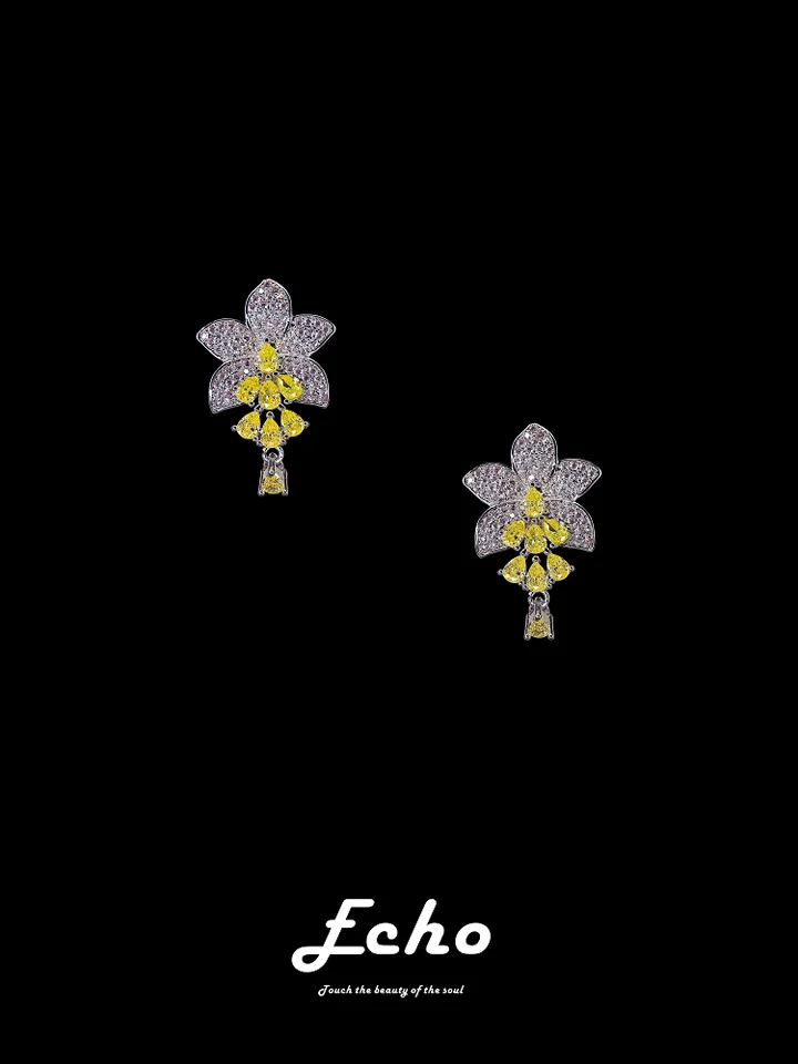 イヤリング【イエローとホワイトの小花デザイン】