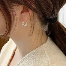 シンプルな几何学デザインの非対称イヤリング【韓国製・純銀・軽やかな印象】