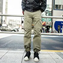 軍用グリーンの多ポケット男性用カーゴパンツ【レトロ・スリムフィット・束脚・カジュアル】（セットアップ対応）