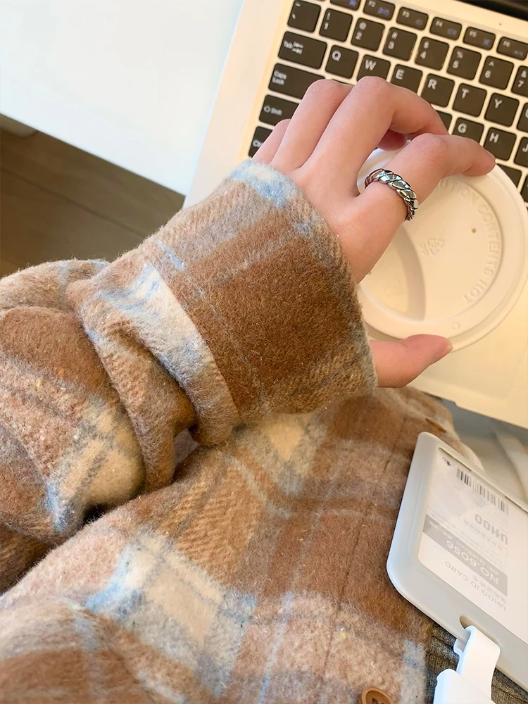 カラーシャツ メンズ コーデで失敗しない方法は？焦糖色のフランネルチェックシャツが解決する3つの理由
