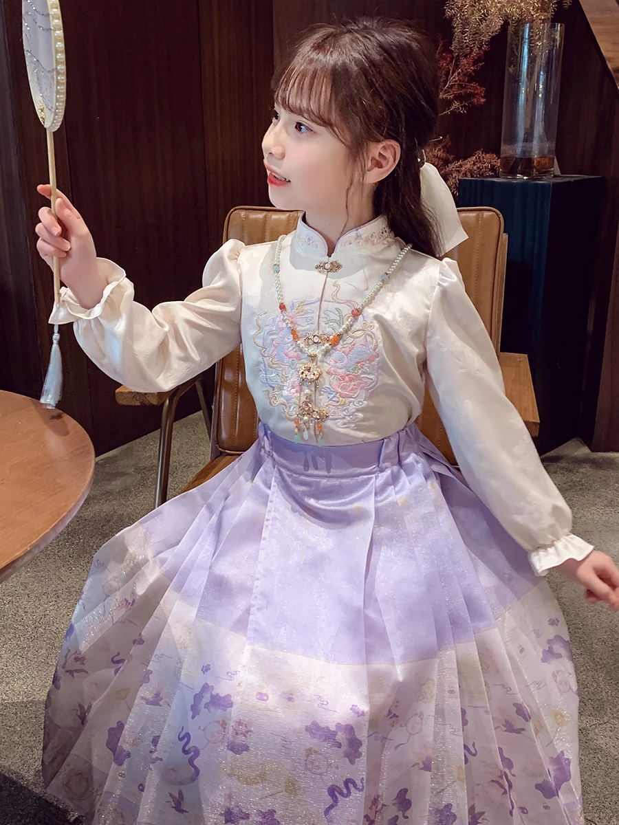 赤ちゃんの法事に着せるべき女の子の服は？新中式馬面スカートがおすすめの理由