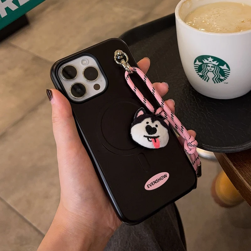 iPhone14 手帳型ケース おしゃれ と ストラップ付きケースの違いは？今こそ選ぶべき「磁吸付きかわいいケース」の真実