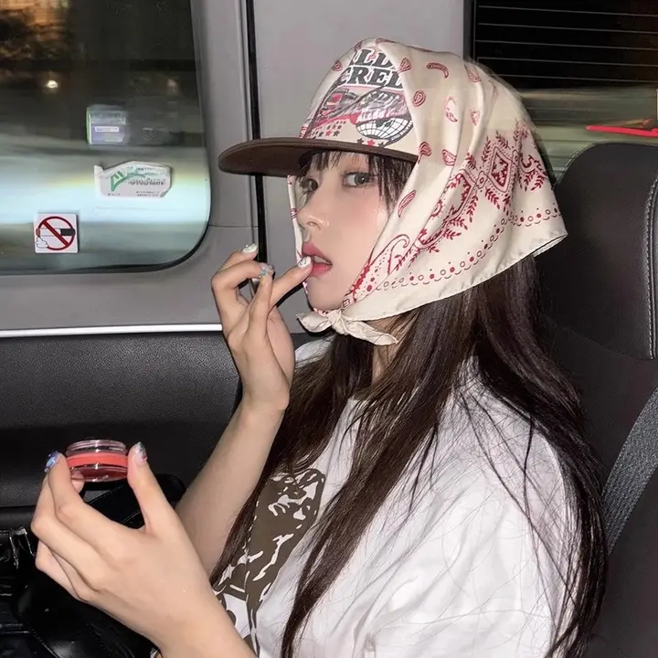 レトロなカシューナッツ柄シルクスカーフ【春夏用・ストリートスタイル・ヘアアクセサリー】