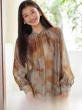 極上の柔らかさで通気性抜群！アート感漂う国風染めブラウス【秋用・美しい色合い】