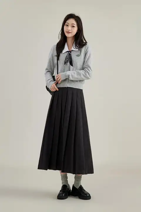小柄女性向けグレーのプリーツスカート【高腰・Aライン・春秋用】（セットアップ対応）