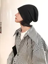 無地デザインの春秋用ニット帽【女性用・スタイル・トレンド】