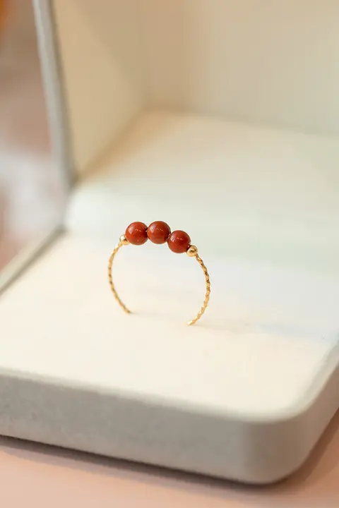 天然南紅瑪瑙の14Kゴールドメッキ重ね付けリング【個性的・復古風】