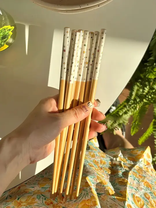 星柄デザインの木製箸【シンプルで高級感・竹製・家庭用】
