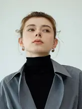 G/S パリストリート スマートデザインの扇形メタルイヤリング【イチョウの葉モチーフ・シンプルスタイル】