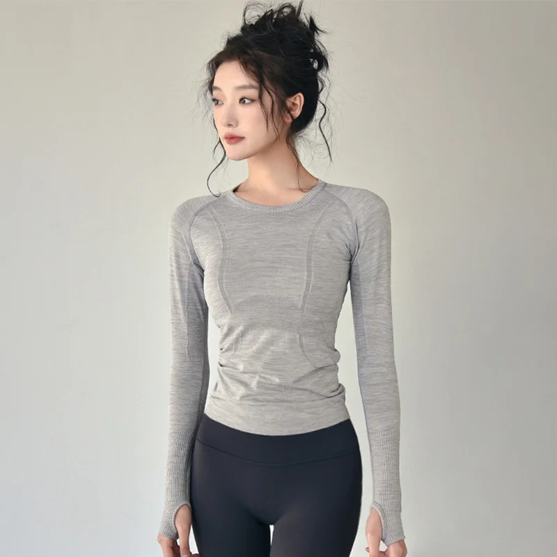 レディース ヨガウェア 長袖 タイトフィット ランニング用 速乾Tシャツ【トレーニング・通気性・短袖】