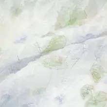 半透明の白色フリンジと淡い紫・淡い緑の蓮の花柄シフォン生地の旗袍・漢服用素材