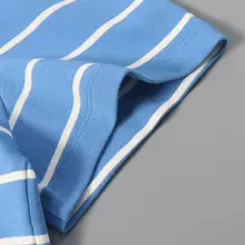 刺繍入りストライプデザインの丸首半袖Tシャツ【メンズ】