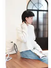 柔らかい全羊毛の丸首ニットセーター【ゆったりシルエット・秋用】
