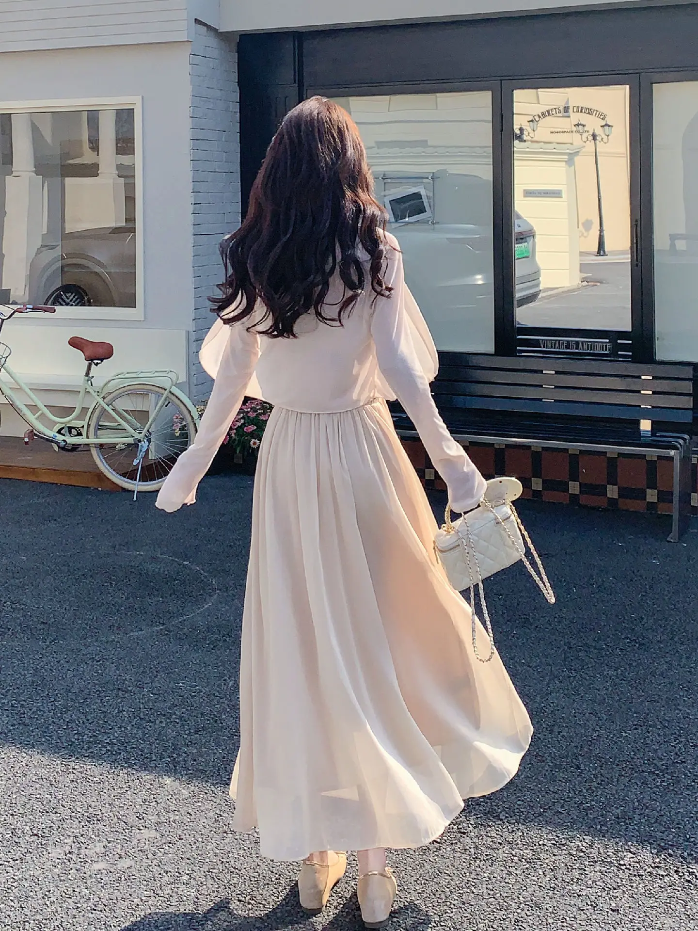 2月の女子会コーデで失敗しないのは、この「柔らかい春のセットアップ」！