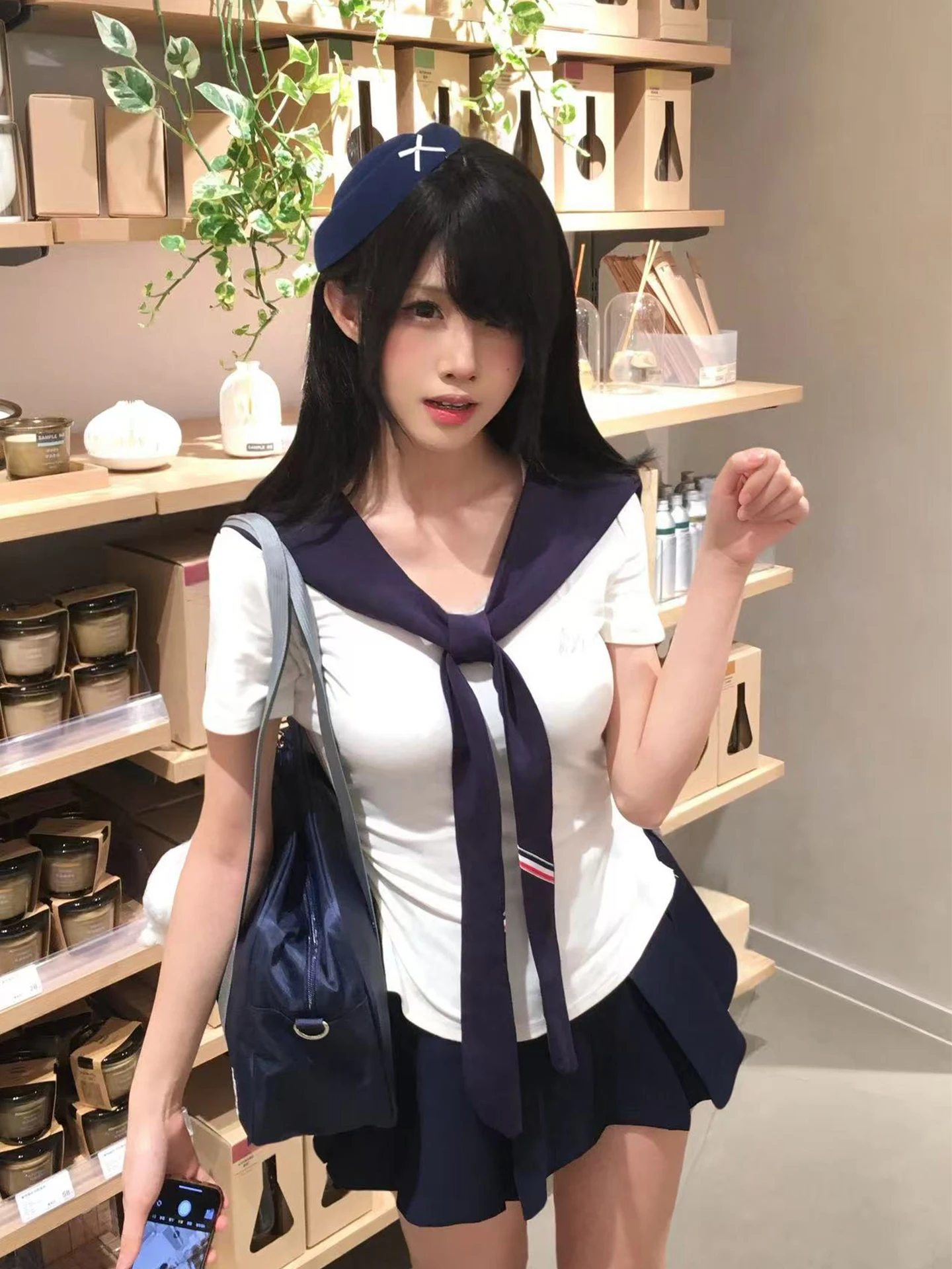 「tシャツ リメイク ワンピース」にすべきは、この1着？航海少女風のセーラー襟Tシャツが実は最強の選択肢