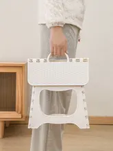 省スペース設計の折りたたみ椅子【プラスチック製・子供用・持ち運び便利】
