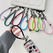 エレガントなデザインのスマートフォンストラップ【短尺・持ち手付き・華やかさ】