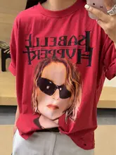 ヴィンテージ風の水洗いコットンTシャツ【インパクトのあるプリント・ダメージデザイン・ゆったりシルエット】