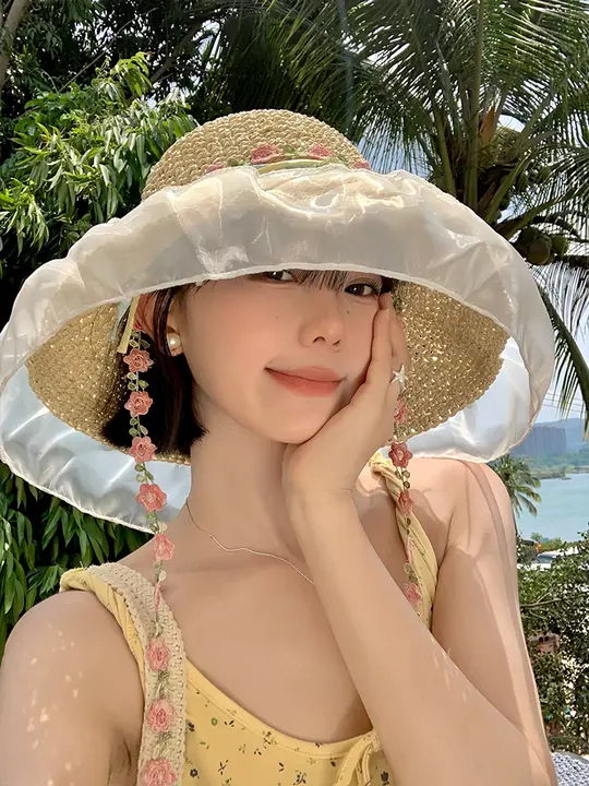 フラワープリントの網タイ製女性用夏用サンハット【ビーチやリゾートに最適・大きなつば・草編み】
