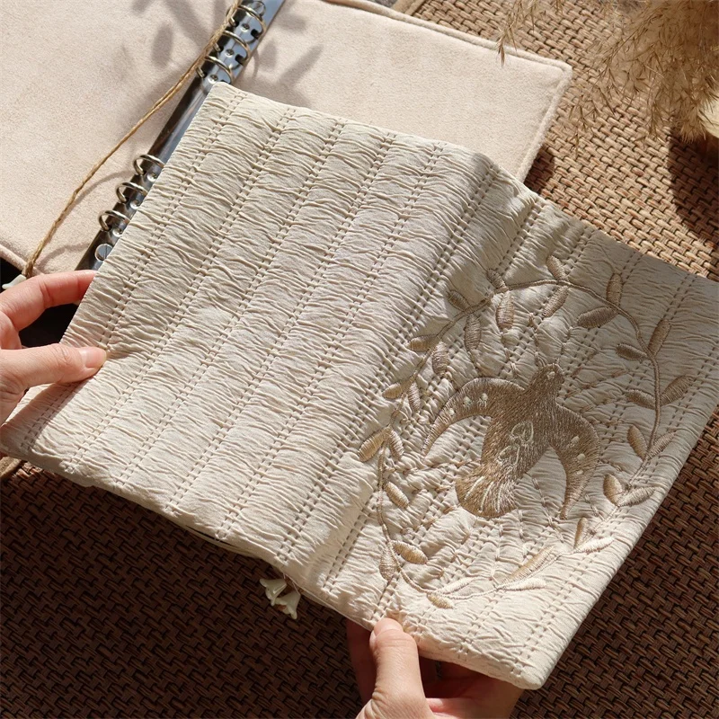 刺繍デザインの手帳カバー手作り：布製ハンドメイドで気分を整える実用性と設計の詳細