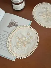 フレンチスタイルのレース刺繍付きチューリップと鈴蘭のコースター【高級布製・テーブ  ルデコレーション・熱遮断】