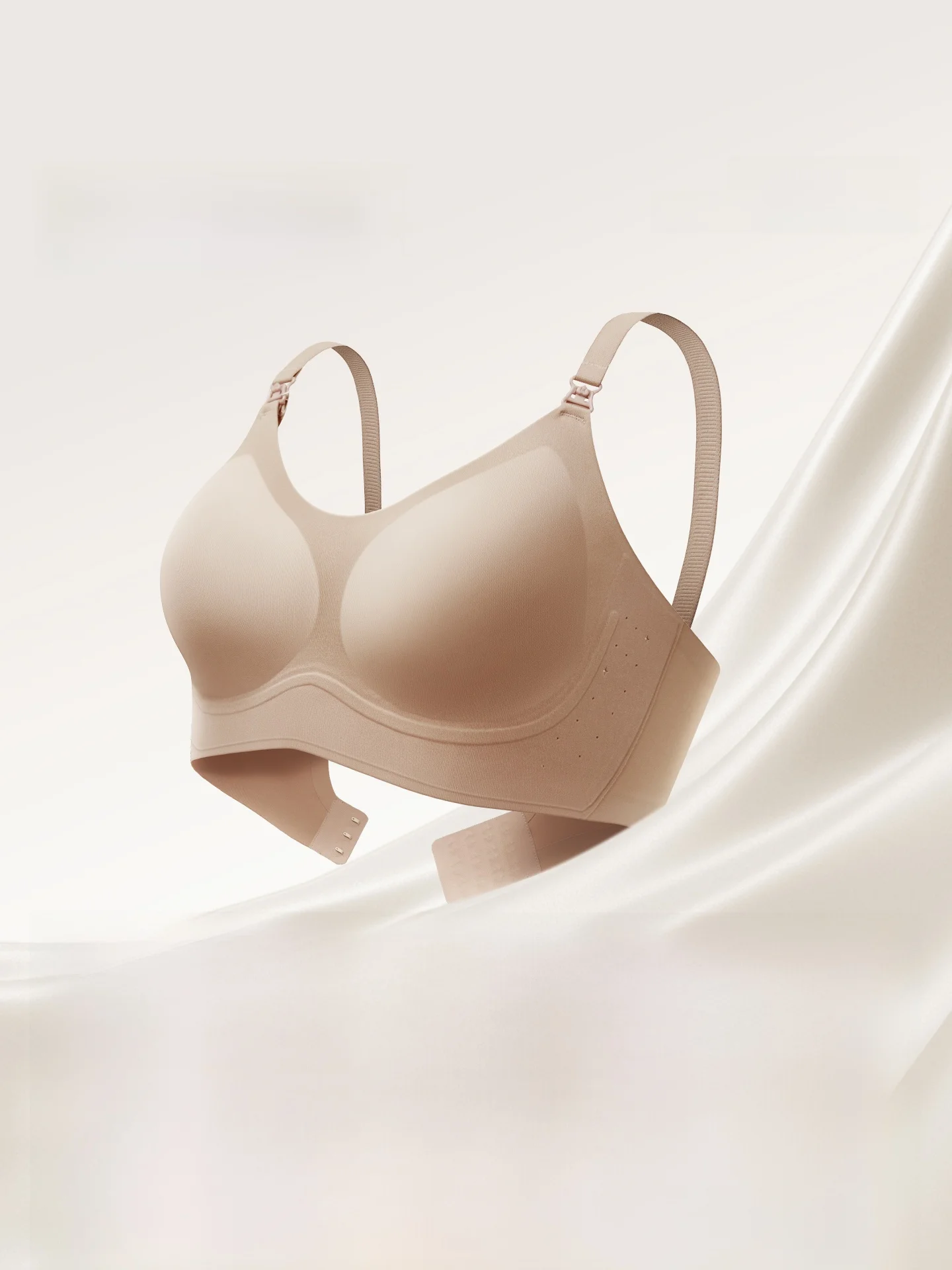 通気性に優れたマタニティブラ：授乳対応とバストアップ機能を実現