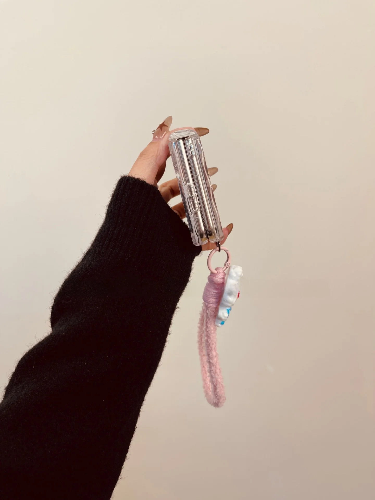 5インチ以下スマホと6インチスマホの使い分けで迷うなら、この1つのアイテムが解決する？