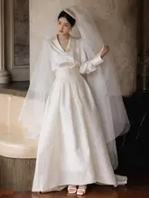 洗練されたデザインの長袖婚約者用ドレス【法式サテン・シンプル・高級感・秋用】