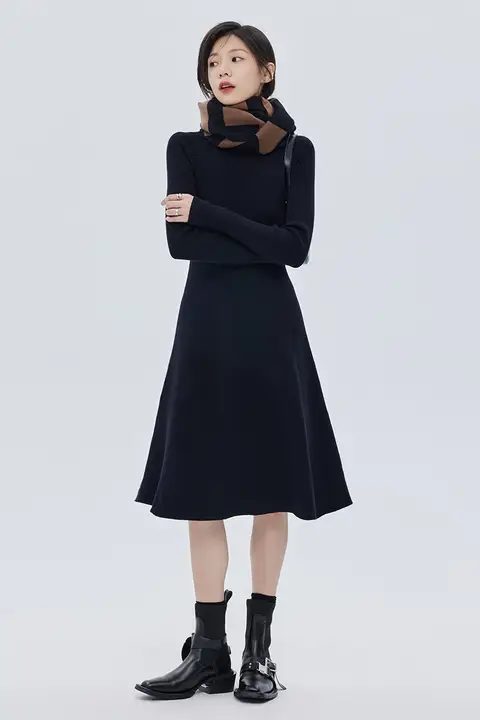 フリル付きブラック長袖ニットワンピース【ハイネック・ミディ丈・春秋用・レディース】