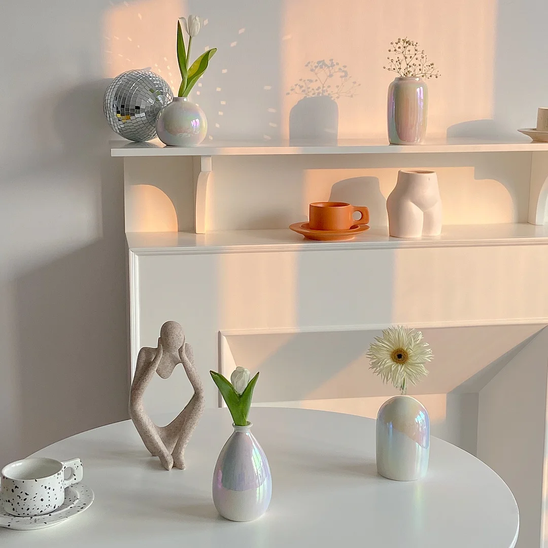 花瓶を選ぶときに迷うなら、このカラフルな陶器小花瓶が解決する！