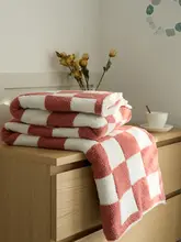 耳元で使えるシンプルなチェス模様の毛布【冬用・保温・毛羽立ち】