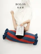 高級感あふれる カラフルなロングクッション【赤青二色使い・異形デザイン】