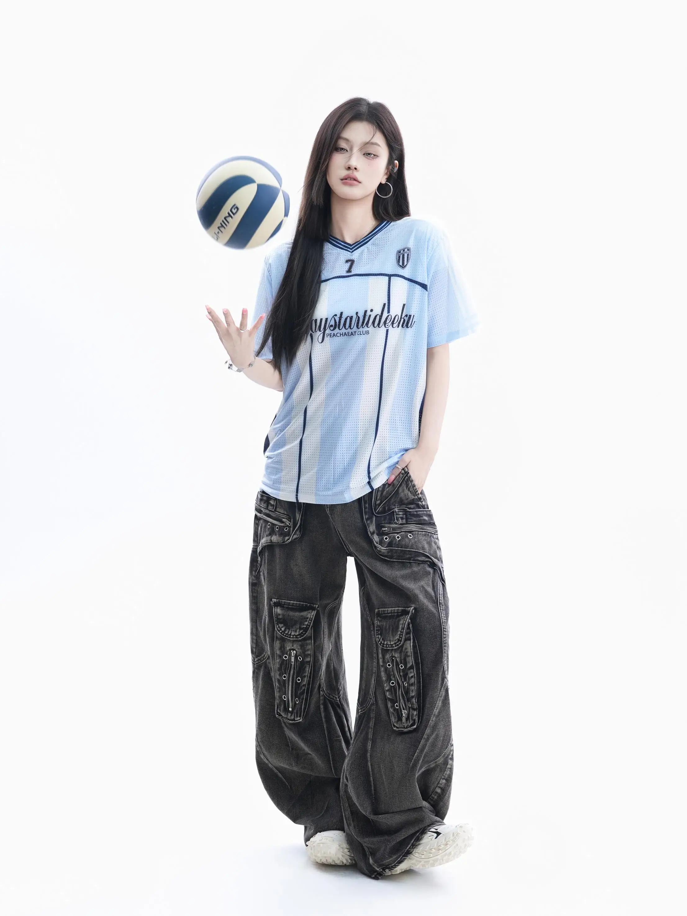 スポーツ観戦に着るTシャツは、本当に「カジュアル」でいいの？