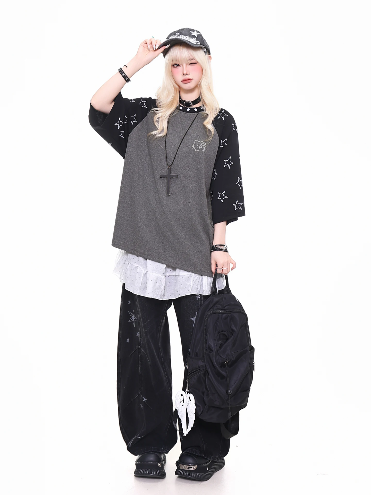 色褪せたTシャツは本当にダメなのか？ビンテージ風のラグラン袖Tシャツが持つ、意外な魅力とは