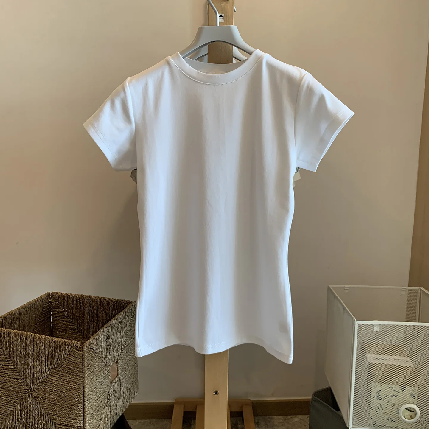 夏の1着で完璧なスタイルを手に入れるには？高級感のあるコットン短袖Tシャツの選び方