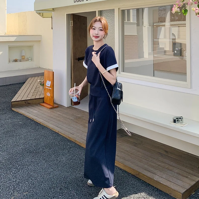 20代後半の日常コーデに欠かせない「撞色デザインのカジュアルショートスリーブパーカーワンピース」は、どう選ぶ？