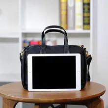 シンプルなデザインのブラックナイロントートバッグ【女性用・肩掛け・斜め掛け・大容量・通勤用】
