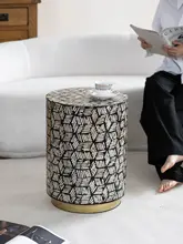 ヴィンテージ風 自然素材シェル装飾サイドテーブル【高級感あるデザイン・コーヒーテーブル・丸型】