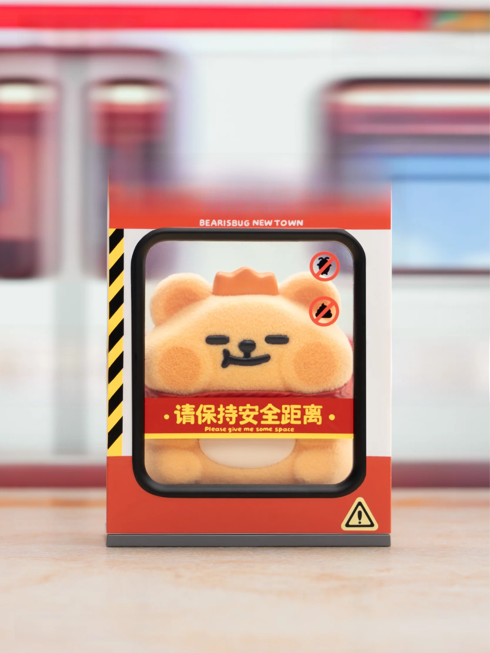 小熊虫大人国历险记盲盒手办：2645円のPVC/ABSフィギュアが提供するデスクトップ装飾価値