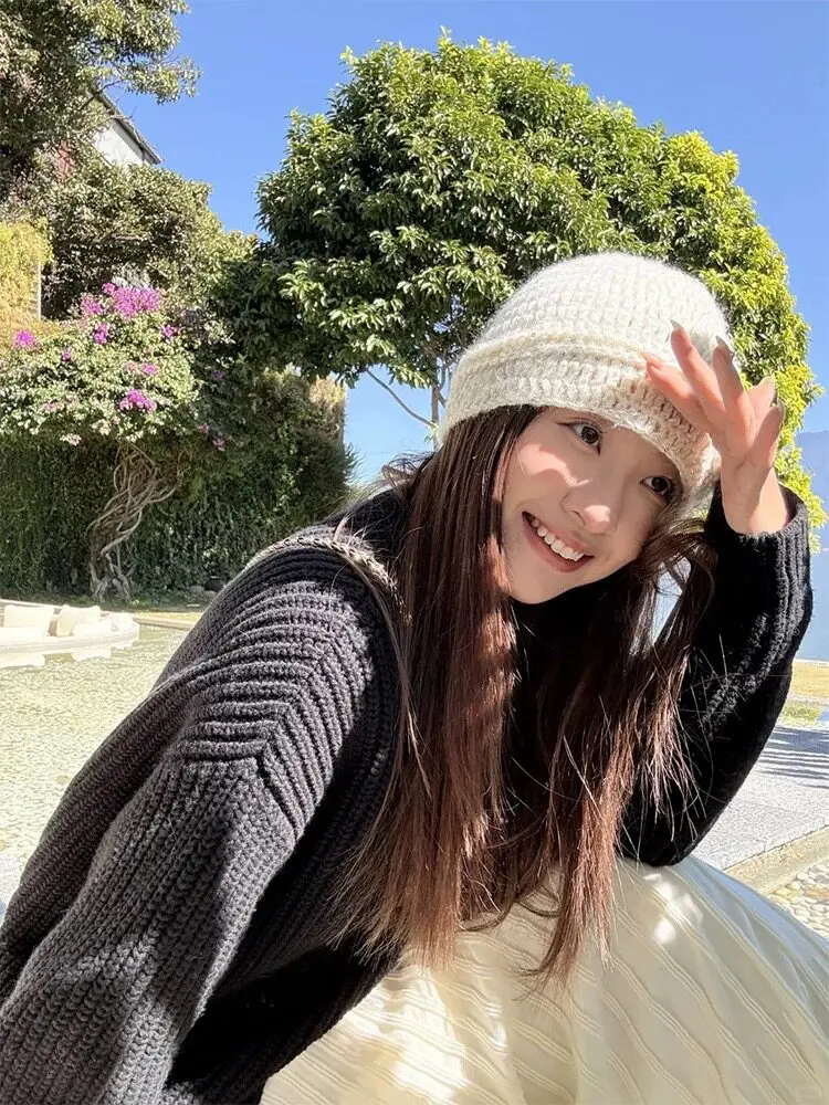 立体花デザインの細編みニット帽：女性向け冬用高級感と防寒機能のバランス