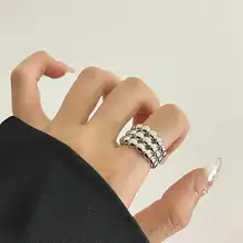 デザイン性が高いシルバーのワイドリング【ハートモチーフ・女性用・個性的なアクセサリー】
