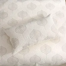 高級コットン製 ベッドカバー【刺繍キルティング・ダブルサイズ・滑り止め付き】（セットアップ対応）