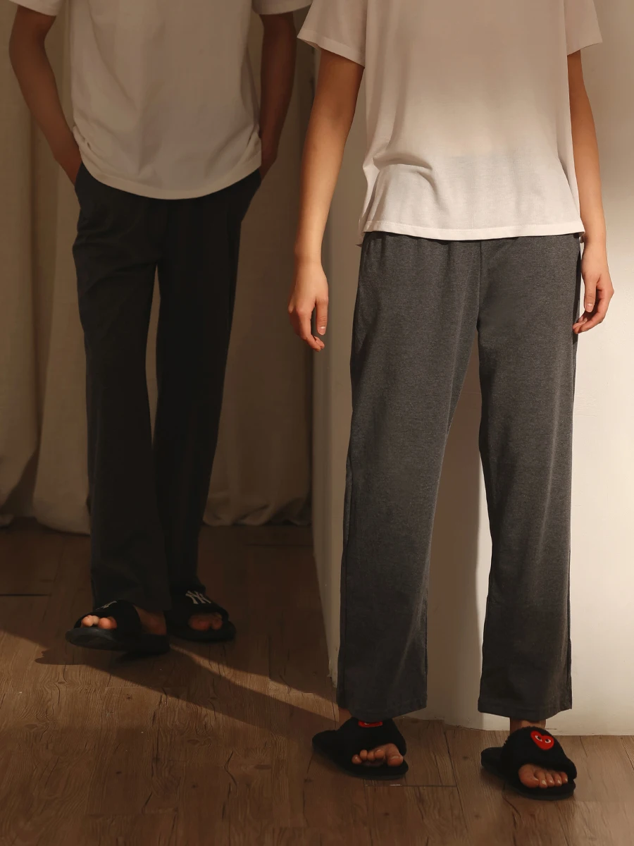 男女兼用コットン製ルーズフィットズボンにTシャツを着ける際の着こなしと注意点