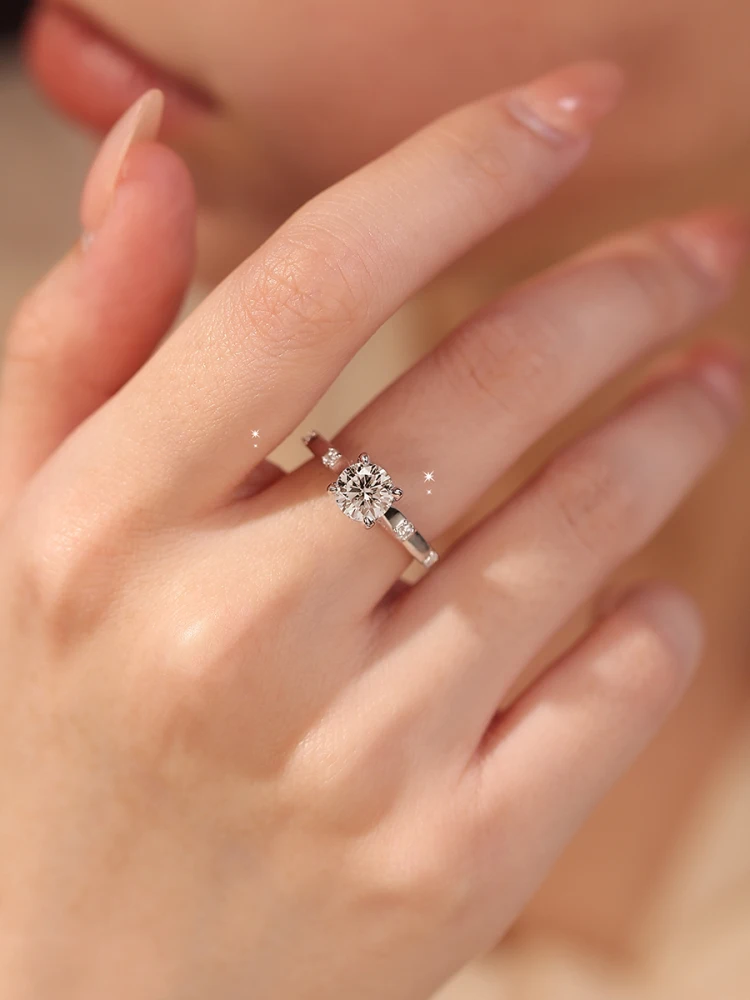 おしゃれな人が選ぶ 結婚指輪の選び方：洗練されたデザインの925純銀リング