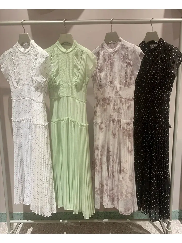 四月下旬に着るべき服は？フリルと飛袖が決める春の終わりのスタイル