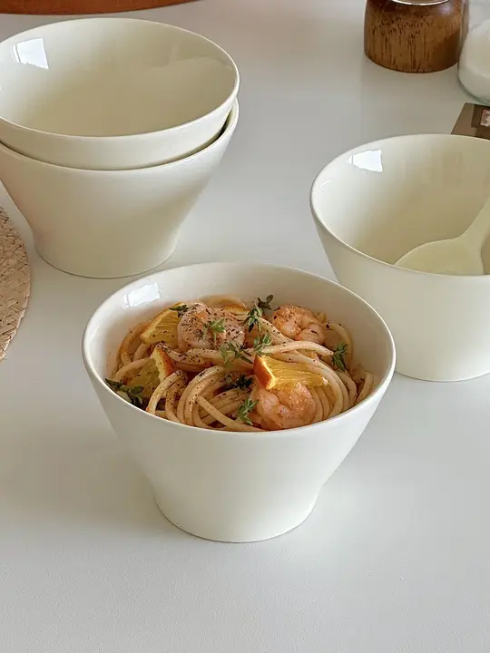 実用的な美しいドンガラ碗【クリームカラー・陶器・ラーメンやスープ用】