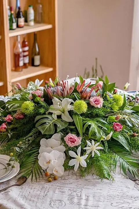 フェイクフラワー テーブル装飾 ホテル 会議室 丸テーブルフラワーアート 高級
